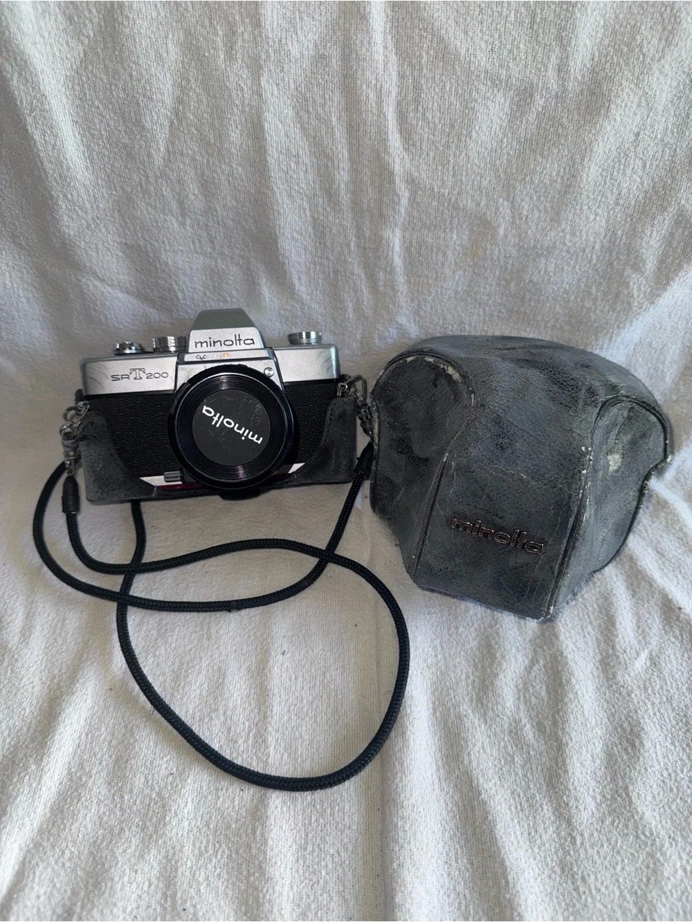 SR-T 200 50mm Minolta Film Camera with Minolta Case